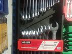 Combination wrench set