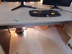 Computer Table 2.5 X.5 Feet