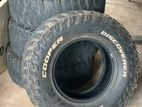 Cooper STT Pro 285/75R16 Tire
