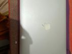 Apple MacBook