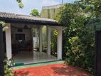 Cozy Modern 2BR Home with Garage & Garden – Athurugiriya