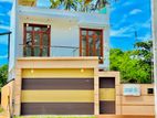 Daluwakotuwa Box Modern 5Br Upstairs House for Sale in Negombo