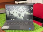 dell i5 11Gen 8GB 256GB SSD IRiS Xe Graphics