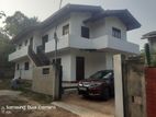 දෙමහල් නිවසක බිම් මහල කුලියට දීමට ඇත. Ganemulla