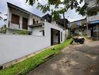 ( DR-1034) Valuable Upper Floor House Rent in Homagama