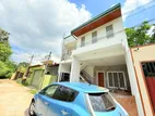 (DR640) Three Storey House 2nd Floor for Rent in Homagama