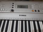 Electronic yamaha organ