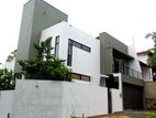 Elegant 3-Storey Home with Rooftop – Thalawathugoda Kalalgoda