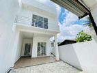 Elegant Family Home with 5 Bedrooms – Thalahena, Malabe