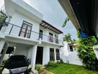 Elegantly Build Ja Ela House for Sale