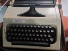 English ටයිප්රයිටරයක්