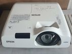 EPSON EB-520 Projector