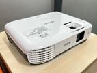 Epson EB-E12 Projector
