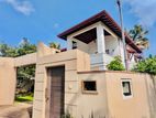 Excellent පාරට ලගින් පර්.20ක් සමග කාමර 5ක දෙමහල් නිවස විකිණීමට