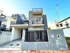 Exclusive 4-Bedroom Residence with Rooftop Terrace - Malabe