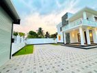 Fantastic Nice Garden An Upstairs 5 Bed Rooms House For Sale Negombo