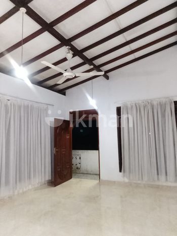 First (01) Floor Upstair House For Rent in Police Station rd Archchigoda, Colombo