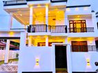 Five Bed Rooms Open Terrace With Luxurious Moder House For Sale Negombo