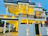 Five Bed Rooms With Roof Top Big Upstairs House For Sale In Negombo