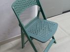 FOLDING CHAIR