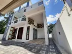FOR SALE: Spacious 3-Storey House in Ganemulla / 14.5 Perches /LKR 36M