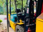 Komatsu FD 25 Forklift