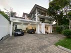 Fully Air Conditioned 5 Bedroom House For Rent in Colombo 5- PDH38