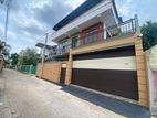 Fully Equipped 3-Storey House for Sale – Enderamulla