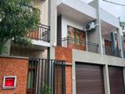 Fully Furnished 3 Bedroom Villa for Rent at Makumbura (EM003RH)