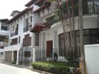 Furnished Luxury House with Swimming pool for Rent in Colombo 08.