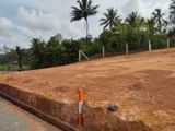 ගාල්ල වදුරඹ ප්‍රධාන මාර්ගයට ආසන්නයෙන්