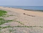 Galle : 602 perches Hotel Land for Sale facing beach