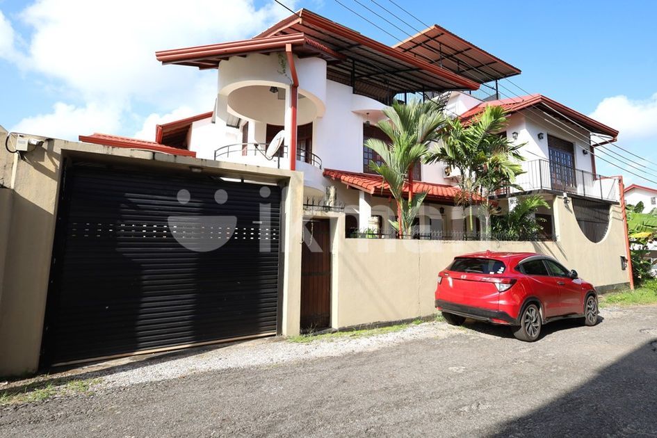 Gated community | House for sale in Piliyandala | ikman