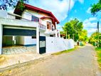 ගඩොල් බිත්තියෙන් තැනූ අලුත්ම දෙමහල් නිවසක් විකිණීමට පිලියන්දල බටුවන්දර
