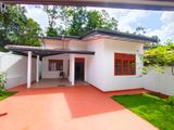 ගඩොල්වලින් සෑදු ළස්සන තනි මහල් නිවසක් විකිනිමට කොටිටාව පොල්ගස්ඕවිට.
