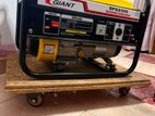GIANT SPG2500 Petrol Generator–2.0kW 2500w(3 months used)Built-in wheels