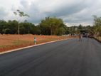 ගමිපහ කච්චේරිය අසලින්ම සුපිරි බිම්කොටස්