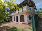 ගම්පහ ආනන්ද මාවතේ වටිනා දෙමහල් නිවසක් විකිණිමට