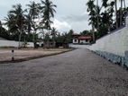 ගම්පහ අධිවේගී පිවිසුමට ඉතා ආසන්නව බිම් කොටස්