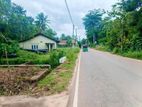 ගම්පහ දිවුලපිටිය ප්‍රධාන බස් පාරට මායිම් ඉඩමක්