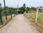 ගම්පහ – ගනේමුල්ල ජාඇල පාරෙන් වටිනා නේවාසික ඉඩමක් විකිණීමට / RU 11264