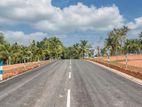 ගම්පහ කච්වේරිය ළගින් නෙවාසික බිම්කොටස්