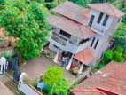 ‎​🏠 ගම්පහ මරදගහමුල බස් පාරට 400M දෙවලපොලින්තෙමහල් නිවසක් / RU 11293