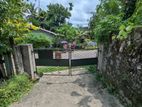 ගම්පහ නගරයට ආසන්නයෙන නේවාසික ඉඩමක්