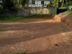 ගනේමුල්ල ටවුන් එකට ඇවිදින දුරින් ඉඩමක්