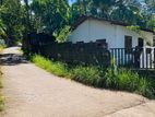 ගනේමුල්ලෙන් නිවසක් / ER 13875