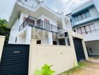 Good Condition Upstairs House Sale Athurugiriya