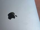 Apple Mac Book M1