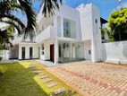 Good Tourists Area An Upstairs 4 Bed Rooms House For Sale In Negombo