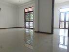Ground floor house for rent in moratuwe town